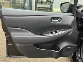 Nissan Leaf Tekna 40 kWh thumbnail 11