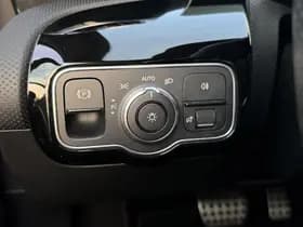 Mercedes-Benz A-Klasse 180 Business Solution AMG thumbnail 42