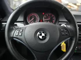 BMW 3 Serie Coupe 320i Coupe 320i thumbnail 23