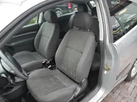 Ford Focus 1.6-16V Trend 1.6-16V Trend thumbnail 4