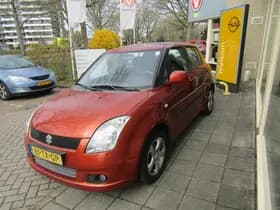 Suzuki Swift 1.3 5DR EXCLUSIVE thumbnail 4
