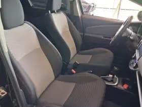 Toyota Yaris 1.5 Hybrid Dynamic thumbnail 18