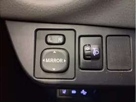 Toyota Yaris 1.5 Hybrid Dynamic thumbnail 28