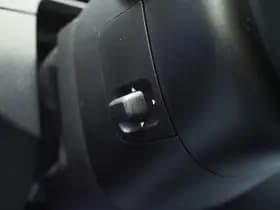 Mercedes-Benz C-Klasse Estate 300 e Avantgarde thumbnail 27