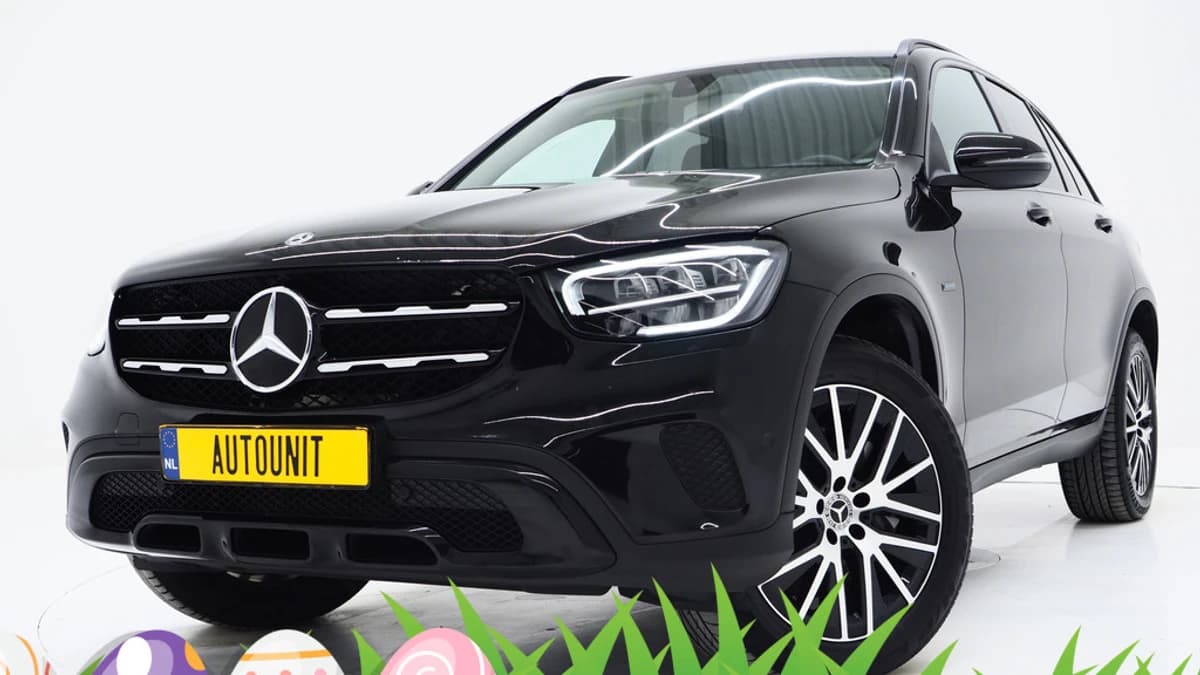 Mercedes-Benz GLC 300e 4MATIC Night Black — foto 1