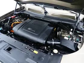 Land Rover Defender 110 2.0 P400e Urban thumbnail 7