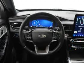 Ford Explorer 3.0 V6 EcoBoost PHEV Platinum 7P thumbnail 44