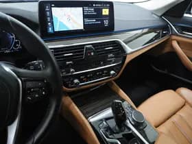 BMW 5 Serie Touring 530e xDrive thumbnail 33