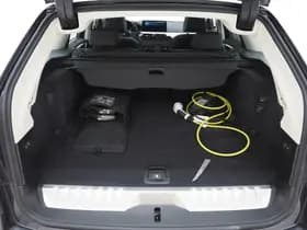 BMW 5 Serie Touring 530e xDrive thumbnail 43
