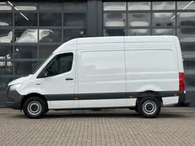 Mercedes-Benz ESprinter 320 L2H2 Select 81kWh | WLTP 257 km | Camera | Trekhaak | Certified 24 mnd garantie thumbnail 2