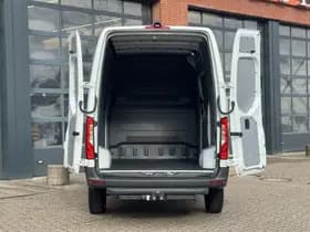 Mercedes-Benz ESprinter 320 L2H2 Select 81kWh | WLTP 257 km | Camera | Trekhaak | Certified 24 mnd garantie thumbnail 4