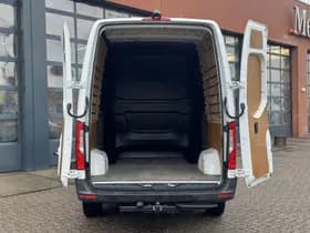 Mercedes-Benz Sprinter 315 L2H2 DC | 6-Persoons | 10"Mbux | 2,8t Trekhaak | Certified 24 mnd garantie thumbnail 5