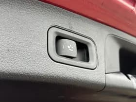 Mercedes-Benz GLA 180 Business Solution AMG thumbnail 8