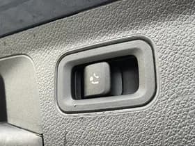 Mercedes-Benz A-Klasse A 250 e AMG Line thumbnail 4