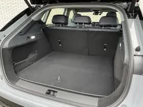 Voyah Courage Business Edition 80 kWh thumbnail 5