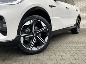 Voyah Courage Business Edition 80 kWh thumbnail 2