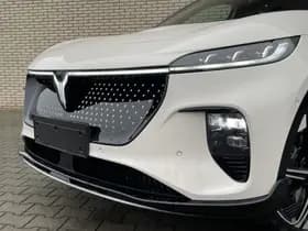 Voyah Courage Business Edition 80 kWh thumbnail 3