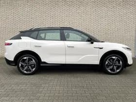 Voyah Courage Business Edition 80 kWh thumbnail 4