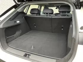 Voyah Courage Business Edition 80 kWh thumbnail 3