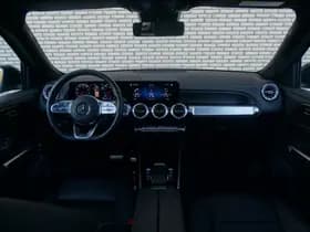 Mercedes-Benz GLB 200 AMG Line thumbnail 5