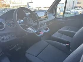 Mercedes-Benz ESprinter 420 Chassis L3 Pro 81kWh I 4250 GVW icm B-rijbewijs I Open Laadbak I Distronic thumbnail 2