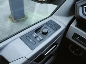 Volkswagen Caravelle thumbnail 23