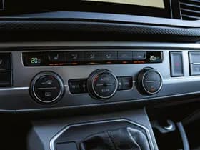 Volkswagen Caravelle thumbnail 97