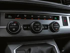 Volkswagen Caravelle thumbnail 105