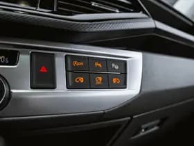 Volkswagen Caravelle thumbnail 107