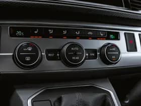 Volkswagen Caravelle thumbnail 22