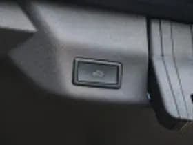 Volkswagen Multivan thumbnail 46