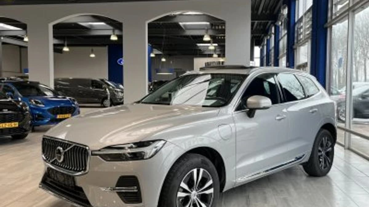 Volvo XC60 2.0 T6 Plug-in hybrid 350 pk AWD Core Bright — foto 1