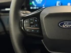 Ford Puma EcoBoost 155 pk Hybrid Titanium thumbnail 11