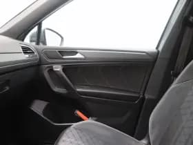 Volkswagen Tiguan Allspace 1.5 TSi 150 Pk Automaat R-Line Business+ 7 Pers thumbnail 37