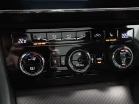 Skoda Superb Combi 1.4 TSi 218 Pk Automaat iV Sportline Business thumbnail 31