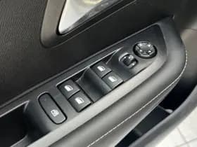 Peugeot 208 Hybrid 110 e-DCS6 Allure thumbnail 27