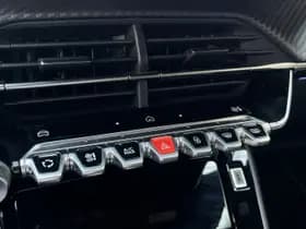 Peugeot E-2008 EV GT 54 kWh thumbnail 16