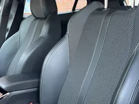 Peugeot E-2008 EV GT 54 kWh thumbnail 27