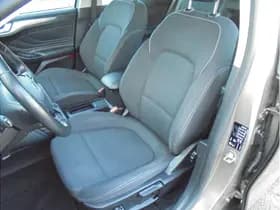 Ford Focus thumbnail 18