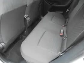 Toyota Yaris thumbnail 17