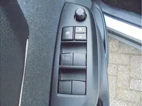 Toyota Yaris thumbnail 24