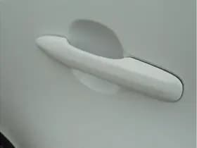 Toyota Yaris thumbnail 35