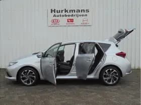 Toyota Auris thumbnail 5