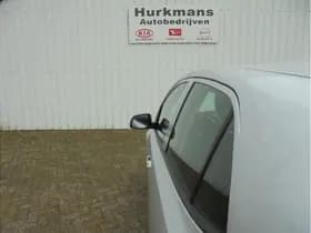 Kia Picanto thumbnail 11