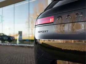 Land Rover Range Rover Sport 3.0 P460e Santorini Momentum Edition PHEV thumbnail 33