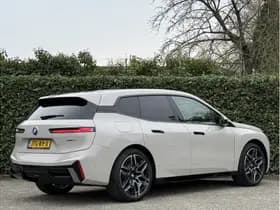 BMW IX xDrive60 | M-Sport Pro | Panorama Sky Lounge | Driv. Ass. Prof. | Harman/Kardon | Act. Steering thumbnail 2