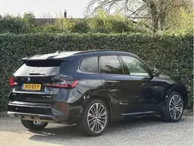 BMW X1 xDrive25e | M-Sport Pro | 20'' | Panorama | Stuur + Stoelverw. | Elek. Trekhaak | Camera thumbnail 2