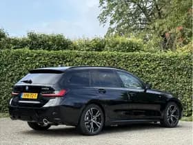 BMW 3 Serie Touring 330e | M-Sport | Panorama | Camera | Getint Glas | HiFi | Elek. Trekhaak thumbnail 3