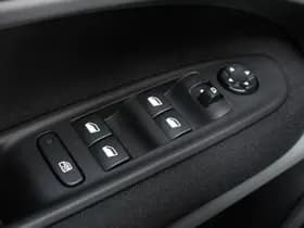 Jeep Avenger Longitude 54 kWh Automaat thumbnail 15