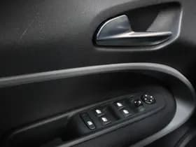 Jeep Avenger Longitude 54 kWh Automaat thumbnail 16